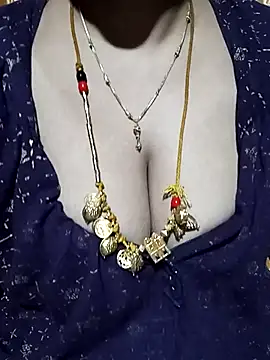 Snapshot of tuttifrutti17 chatting on 09-27-25, 06:14 tuttifrutti17 online show from 09-27-25, 06:14