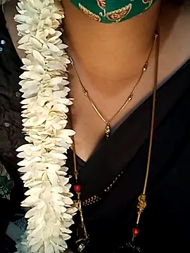 Snapshot of tuttifrutti17 chatting on 02-17-25, 05:23 tuttifrutti17 online show from 02-17-25, 05:23