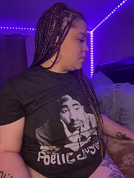 QueenNuttCollector online show from 12-21-24, 01:58