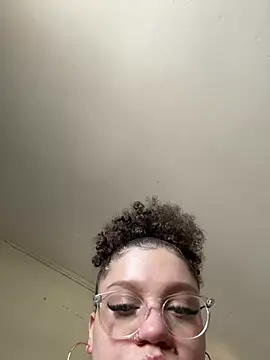 QueenNuttCollector online show from 02-13-26, 05:13