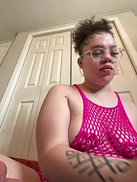 QueenNuttCollector online show from 04-03-26, 06:14