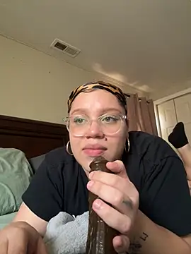 QueenNuttCollector online show from 11-11-25, 03:07