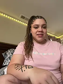 QueenNuttCollector online show from 01-25-25, 07:07