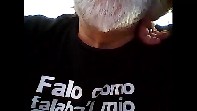 Snapshot of xcimeru chatting on 10-06-25, 02:18 xcimeru online show from 10-06-25, 02:18