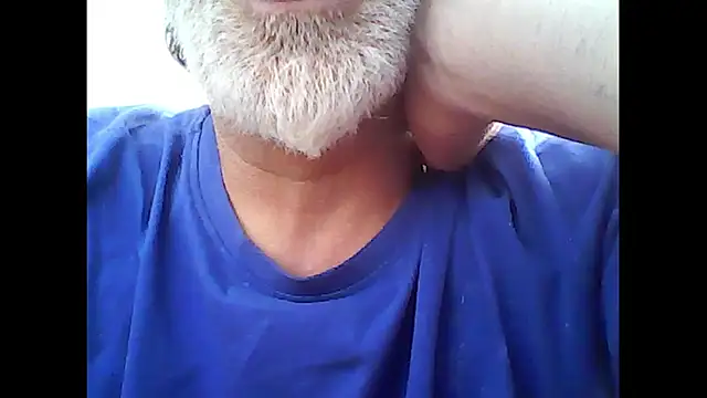 Snapshot of xcimeru chatting on 10-22-25, 01:43 xcimeru online show from 10-22-25, 01:43