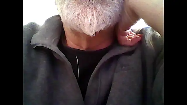 Snapshot of xcimeru chatting on 11-04-25, 04:22 xcimeru online show from 11-04-25, 04:22