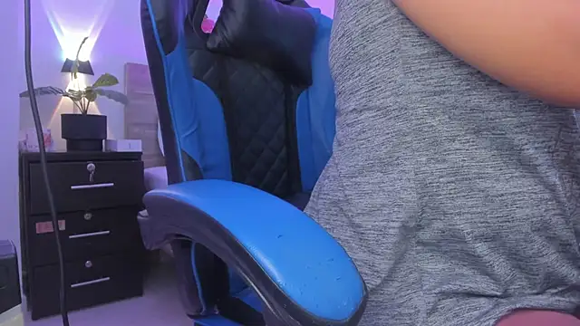 izaro22 online show from 02-17-26, 12:35