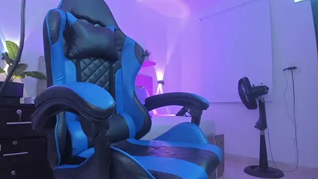 izaro22 online show from 02-10-26, 01:54