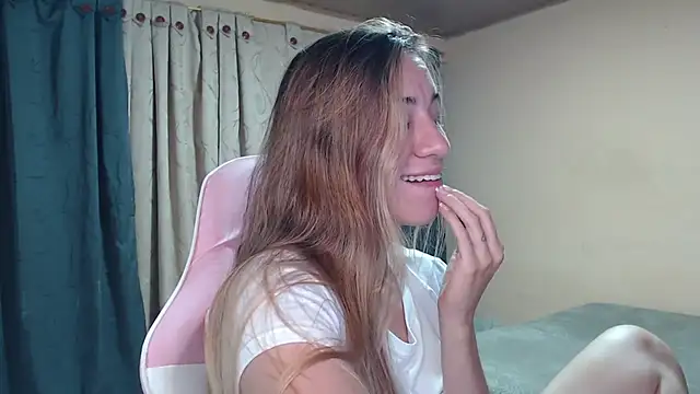 Snapshot of angel_girl0610 chatting on 07-19-26, 11:45 angel girl0610 online show from 07-19-26, 11:45
