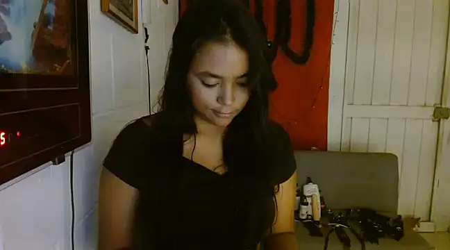 Chiara petterson online show from 01-10-25, 05:05