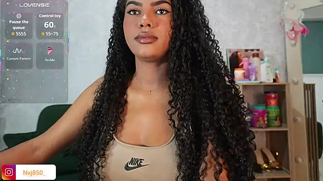 HOTBLACKANDWHITE2 online show from 02-11-26, 06:41