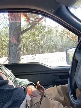 Snapshot of Themechanic420 chatting on 01-22-25, 05:06 Themechanic420 online show from 01-22-25, 05:06