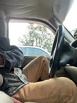 Snapshot of Themechanic420 chatting on 02-27-25, 12:45 Themechanic420 online show from 02-27-25, 12:45