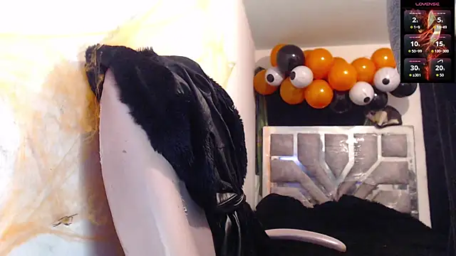 Snapshot of toxxxic_cams chatting on 10-19-25, 06:38 toxxxic cams online show from 10-19-25, 06:38