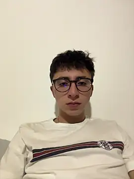 CamiRojas boy online show from 10-29-25, 03:16