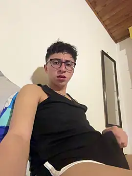 CamiRojas boy online show from 06-21-26, 04:07