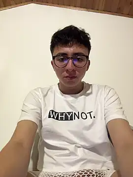 CamiRojas boy online show from 05-10-26, 03:21