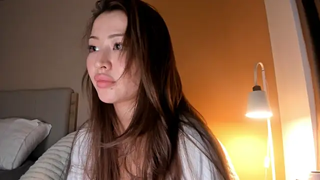 kawaii mia online show from 11-19-25, 02:39