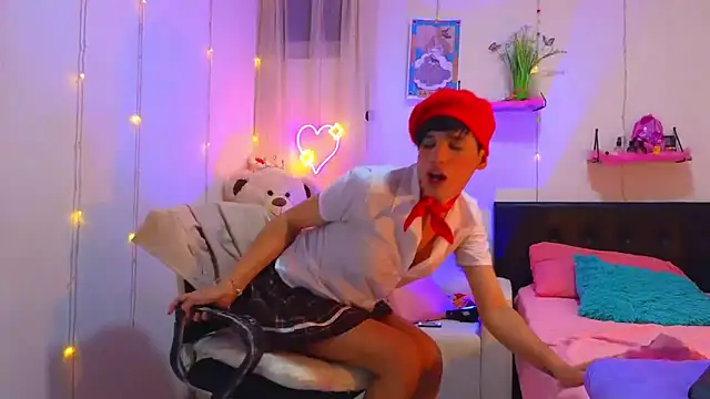 Ariel Femboy  online show from 10-25-25, 05:17