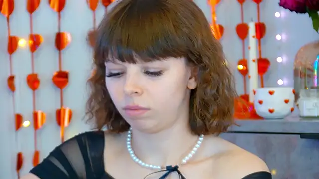 Snapshot of ElisabethDavis chatting on 02-20-26, 06:32 ElisabethDavis online show from 02-20-26, 06:32