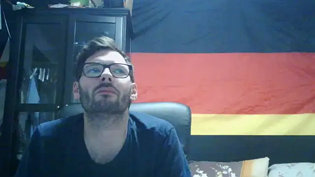 Snapshot of Die-geile-Sau chatting on 06-15-26, 07:35 Die-geile-Sau online show from 06-15-26, 07:35