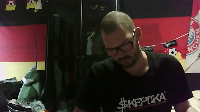 Die-geile-Sau online show from 09-09-25, 02:48