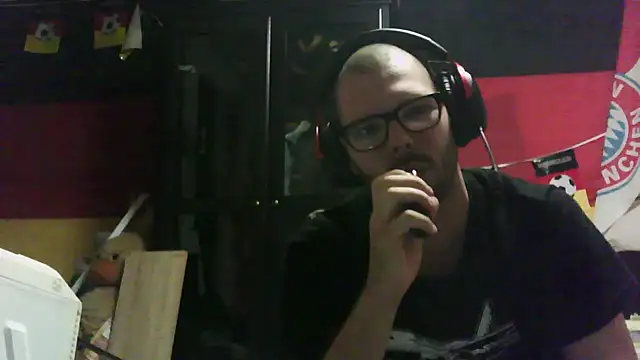 Die-geile-Sau online show from 10-27-25, 08:54