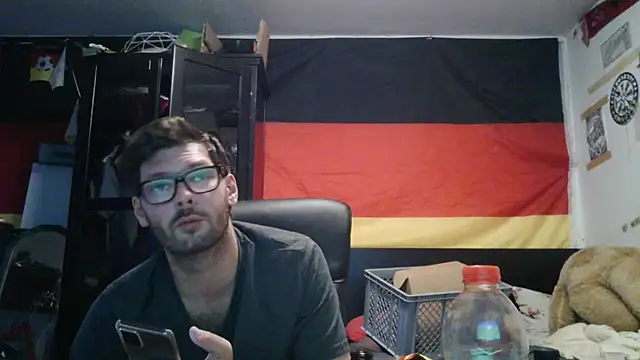 Snapshot of Die-geile-Sau chatting on 07-06-26, 07:05 Die-geile-Sau online show from 07-06-26, 07:05