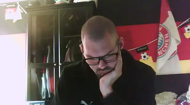 Die-geile-Sau online show from 03-16-25, 12:00