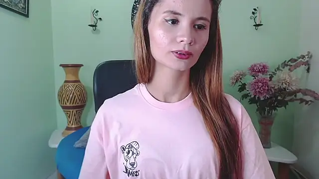 Snapshot of Sofia_Franco_ chatting on 09-26-25, 06:59 Sofia Franco online show from 09-26-25, 06:59