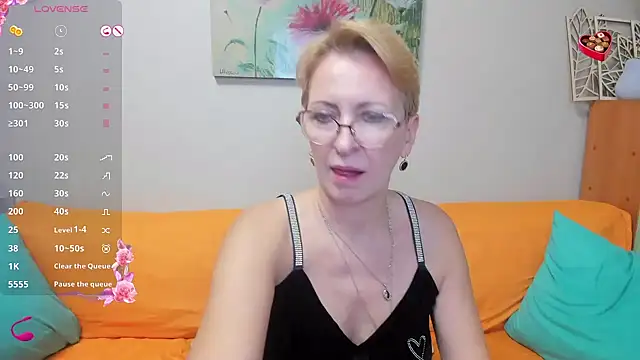 Snapshot of iamyourdream89 chatting on 03-20-25, 07:04 iamyourdream89 online show from 03-20-25, 07:04