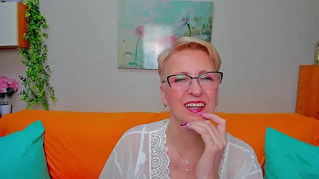 iamyourdream89 online show from 05-14-26, 08:55