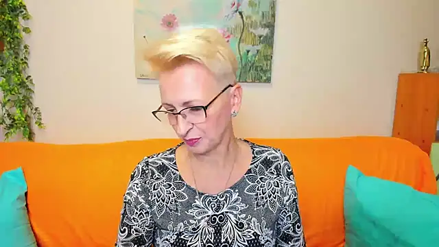 iamyourdream89 online show from 11-02-25, 12:21