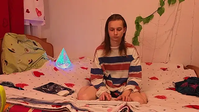 Frank Fraer online show from 03-06-26, 07:42