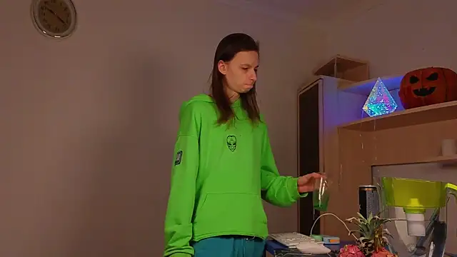 Frank Fraer online show from 04-06-26, 08:21