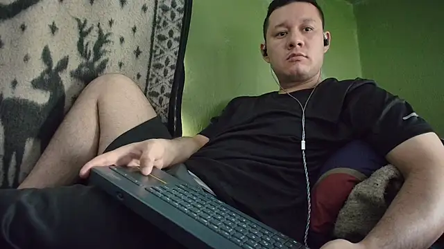 Snapshot of sweet_cock28 chatting on 04-20-26, 03:13 sweet cock28 online show from 04-20-26, 03:13