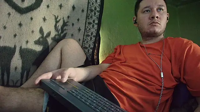 Snapshot of sweet_cock28 chatting on 05-31-26, 02:01 sweet cock28 online show from 05-31-26, 02:01