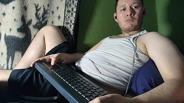 Snapshot of sweet_cock28 chatting on 04-22-26, 03:35 sweet cock28 online show from 04-22-26, 03:35
