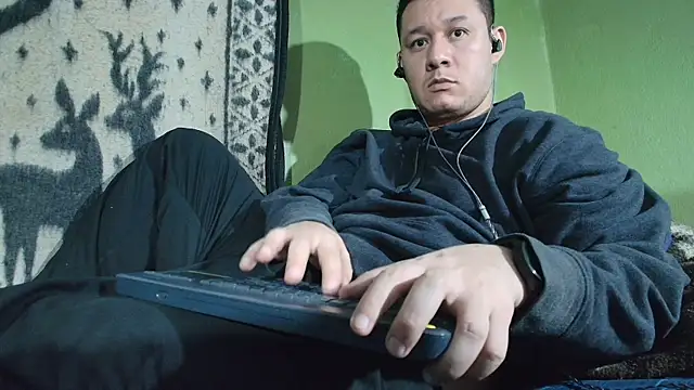 Snapshot of sweet_cock28 chatting on 05-27-26, 01:57 sweet cock28 online show from 05-27-26, 01:57