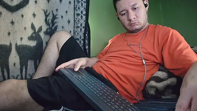 Snapshot of sweet_cock28 chatting on 05-30-26, 03:06 sweet cock28 online show from 05-30-26, 03:06
