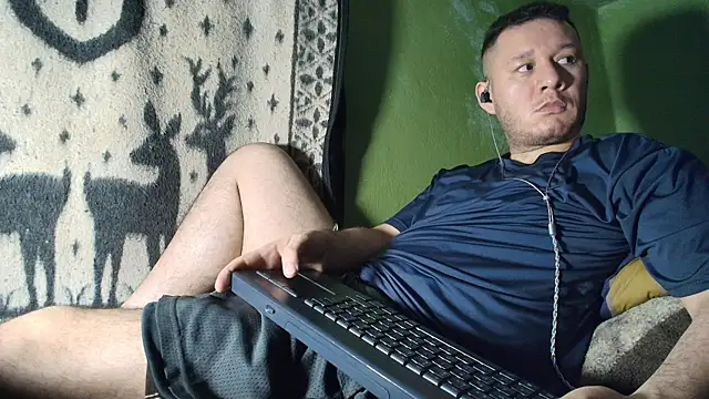Snapshot of sweet_cock28 chatting on 05-03-26, 03:33 sweet cock28 online show from 05-03-26, 03:33
