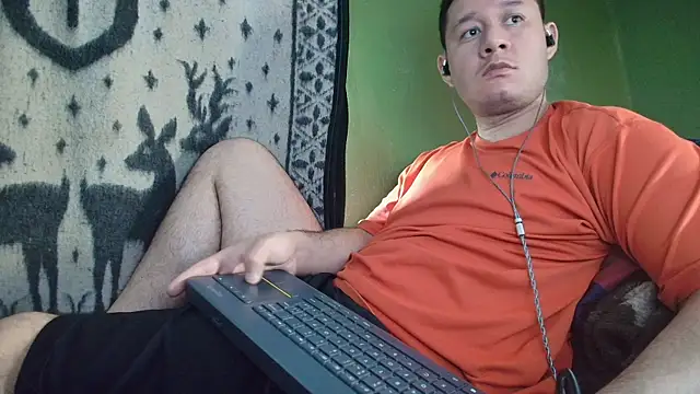 Snapshot of sweet_cock28 chatting on 05-26-26, 03:10 sweet cock28 online show from 05-26-26, 03:10