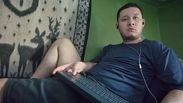 Snapshot of sweet_cock28 chatting on 05-23-26, 03:11 sweet cock28 online show from 05-23-26, 03:11