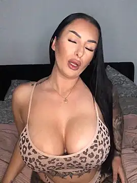 Mia-Bremer online show from 11-14-25, 02:32