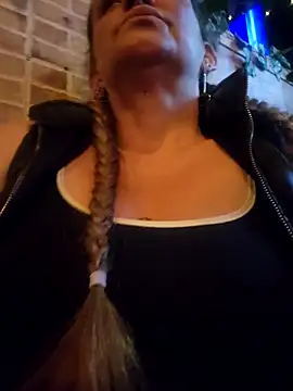 Snapshot of SeductionSilera chatting on 05-06-26, 03:32 SeductionSilera online show from 05-06-26, 03:32