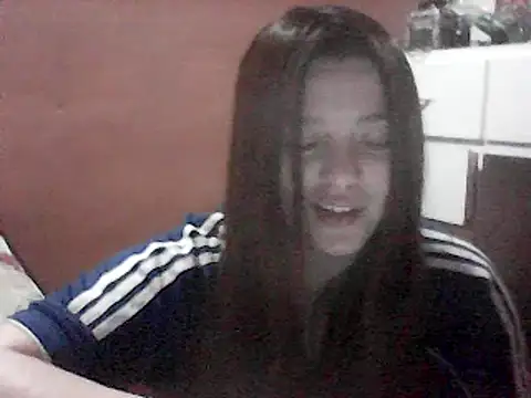 Snapshot of Oxitocina2000 chatting on 10-18-25, 12:45 Oxitocina2000 online show from 10-18-25, 12:45