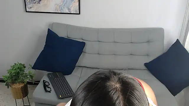 Amber Etan online show from 10-24-25, 03:22