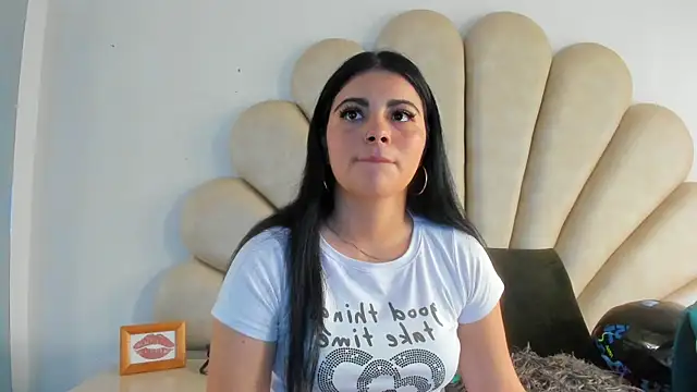 Snapshot of Natasha__Blue chatting on 03-17-25, 07:15 Natasha Blue online show from 03-17-25, 07:15