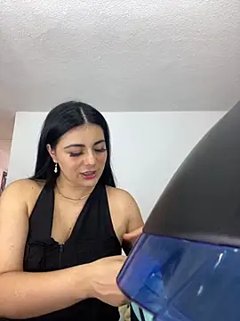 Snapshot of Natasha__Blue chatting on 09-26-25, 06:48 Natasha Blue online show from 09-26-25, 06:48