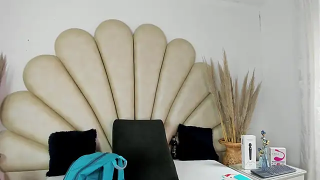 Natasha  Blue online show from 10-24-25, 12:04